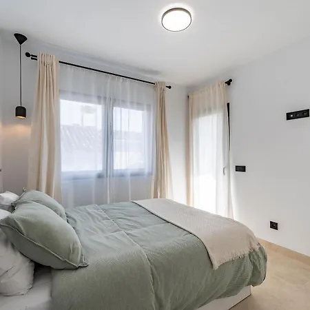 Spacious And Bright 3br House In Great Location Holiday home *